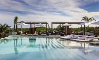 SLS Cancun Hotel & Residences