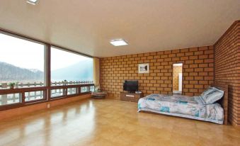 Hongcheon 7080 Pension