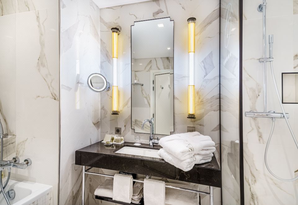 Fraser Suites le Claridge Champs-ElyséesTwo Bedroom Premier Suite