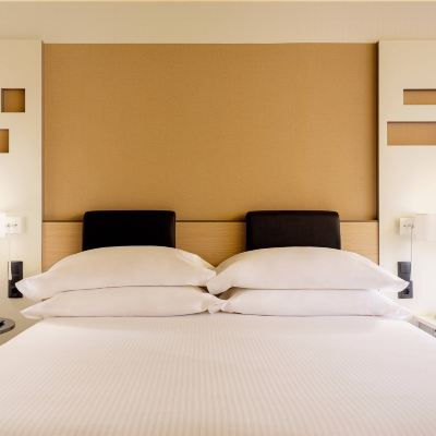 Premium king Room Non smoking Madrid Marriott Auditorium Hotel & Conference Center Promo Code
