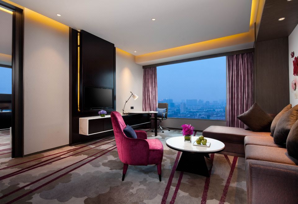 Crowne Plaza KunshanOne-Bedroom Suite