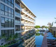 Mayaana Beach Resort Pattaya (Formerly known as Golden Tulip Pattaya Beachfront Resort)