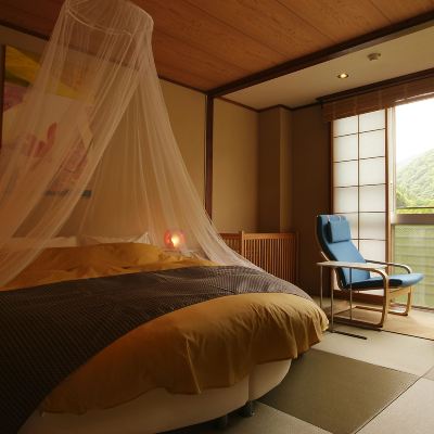 [Akebono] Japanese-Style Room With 10 Tatami Mats, Round Double Bed (No Bathroom) [Standard] [Japanese-Western Room] [Non-Smoking] [Mountain View] やまゆりの宿 クーポン