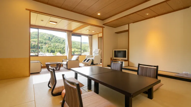 越後平野と弥彦連山一望の宿 穂々 -hoho- 部屋
