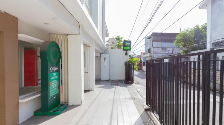 Urbanview Erga Family Residence Syariah Surabaya 食事・レストラン