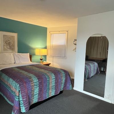 Standard Queen Room Welch Motel Promo Code