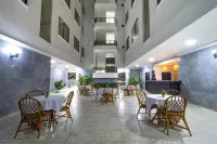 Hotel Axis Inn by Geh Suites Hotels in 