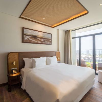 Suite-1 King 1 Queen 2 Singles, Non-Smoking, Executive Room, Three Bedrooms, Sea View, Living Room, Wi-Fi Best Western Premier Sonasea Phu Quoc Promo Code