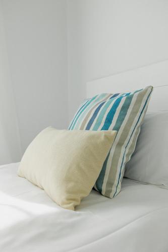 带露台的三卧室公寓