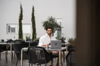 موف هوتل إيفورا