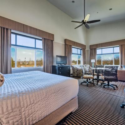 Deluxe King Room Prairie Hotel Promo Code