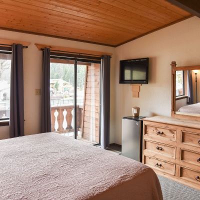 Classic Room With 1 King Bed-Mountain View-Ground And Upper Floors-No Pets Alpine Lodge Promo Code