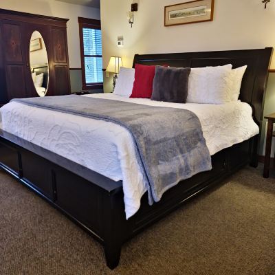 Superior King Suite with Fireplace The Heron Inn & Day Spa Promo Code
