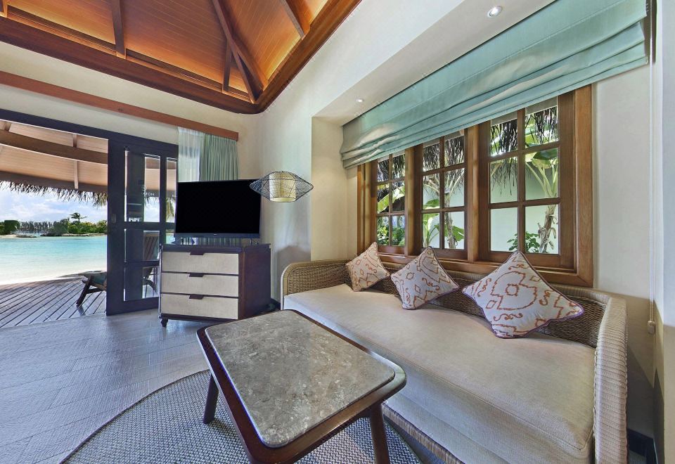 Sheraton Maldives Full Moon Resort & SpaCottage, 1 King, Island view, Plunge pool