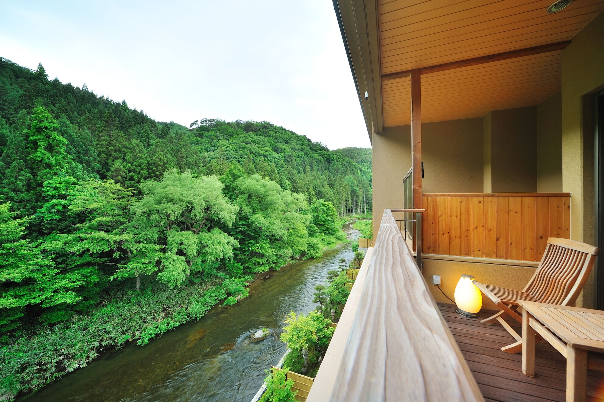 带榻榻米区和露天浴池的高级房-无烟