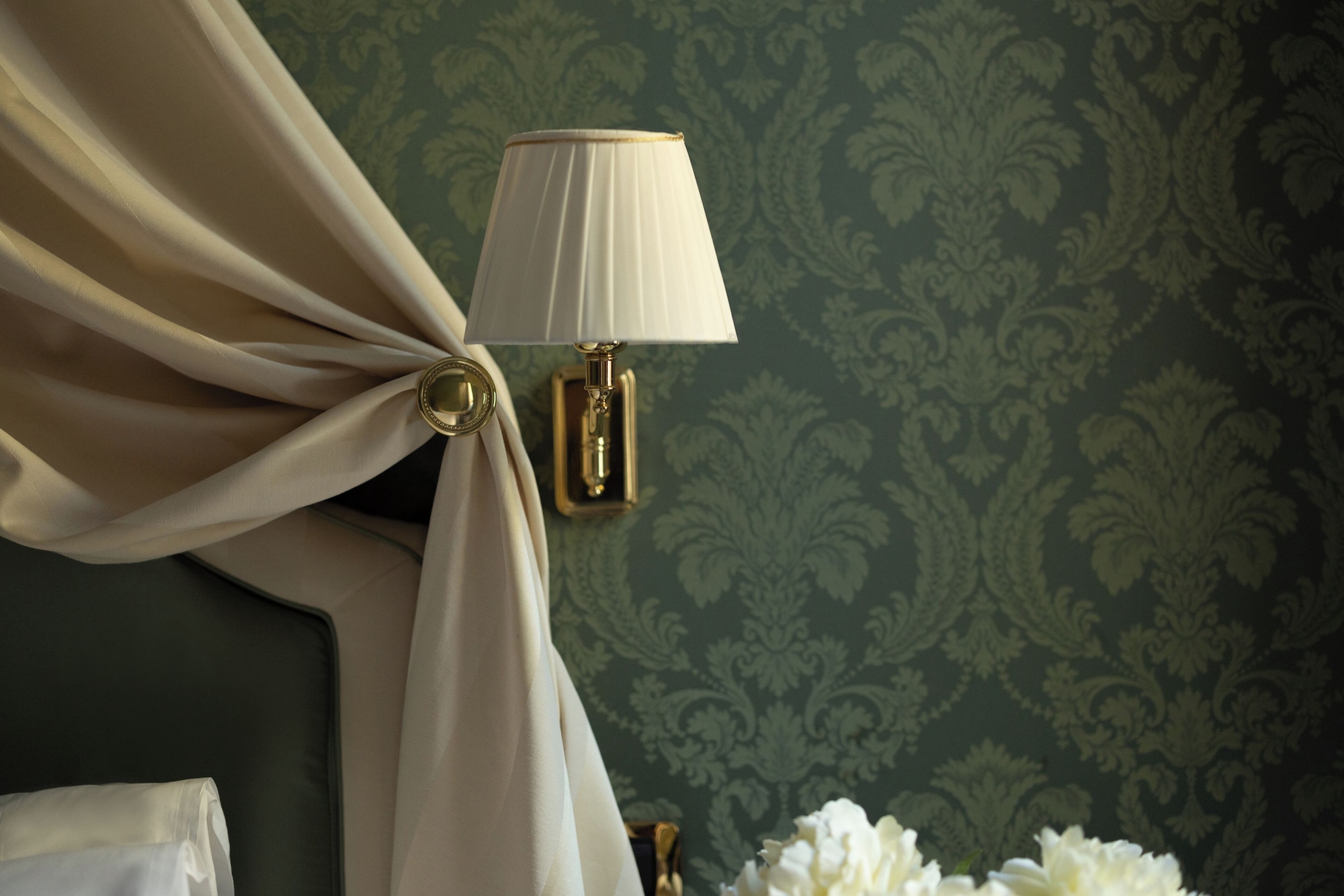 甄选双人床房带梳化床