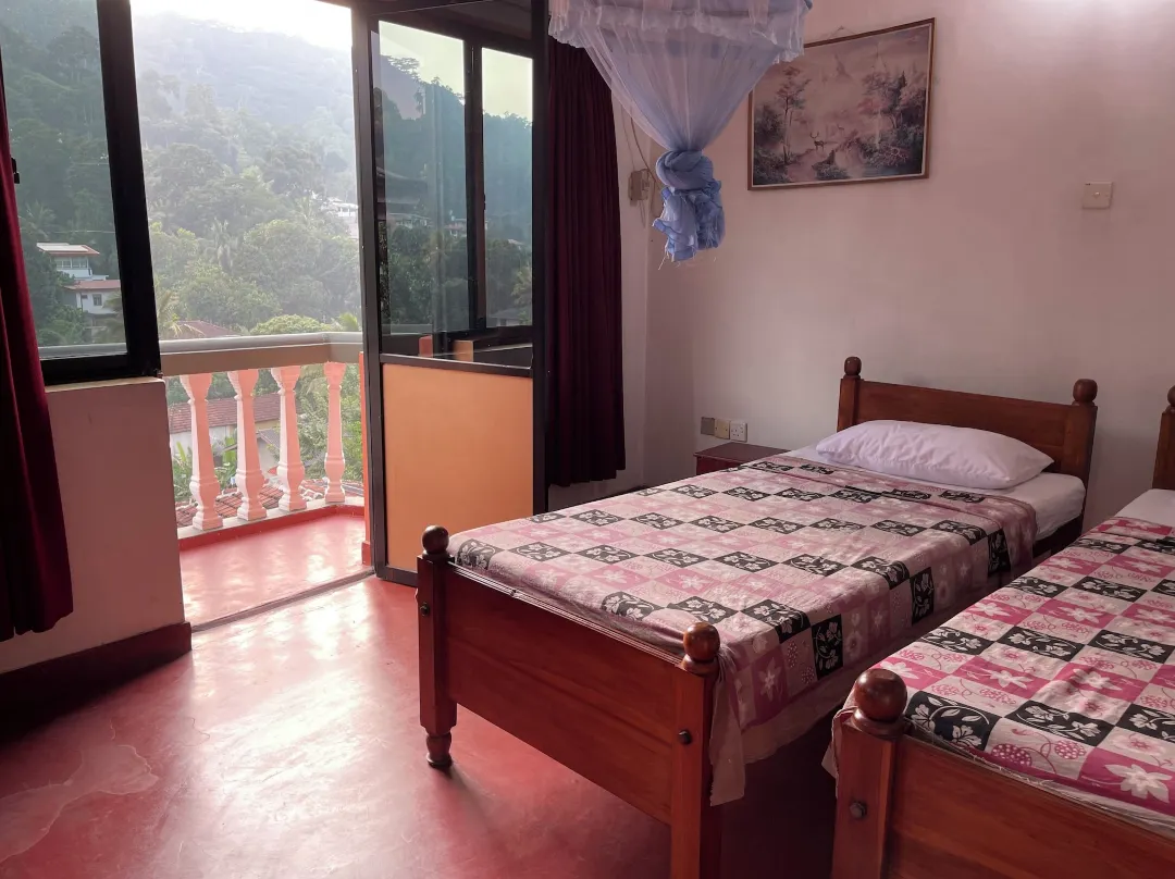 Majestic Tourist Hotel - Kandy