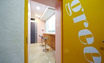 Rainbow Hotel Myeongdong - Housity