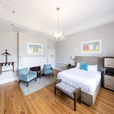 Deluxe Queen Room With Bathtub The Blackburn Inn and Conference Center Promo Code