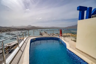 Blue Marlin Hotel Отели в г. 