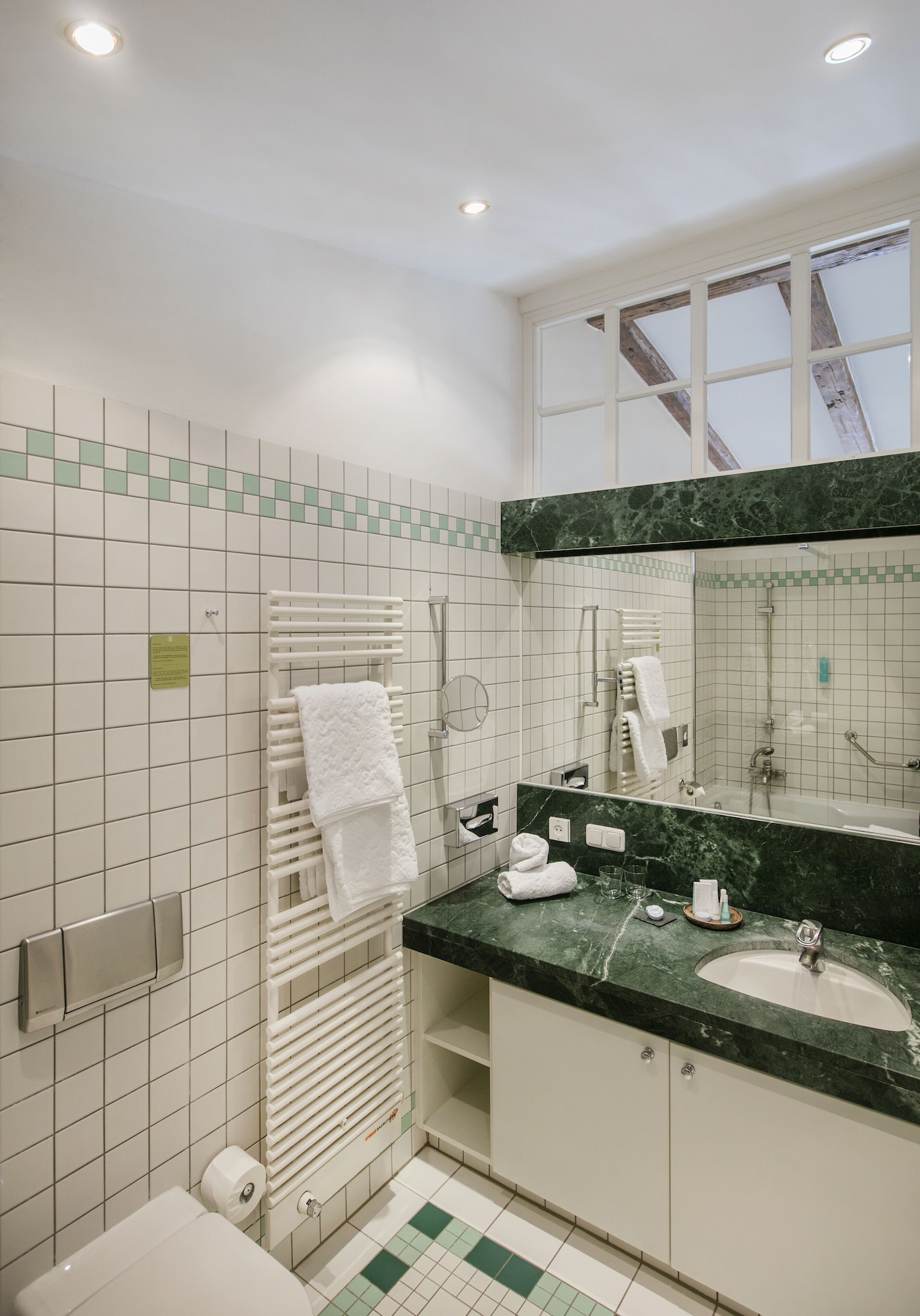 全景双人房， 阳台， 湖景