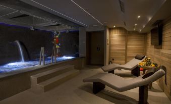 Solun's Riverside Rooms - Housity