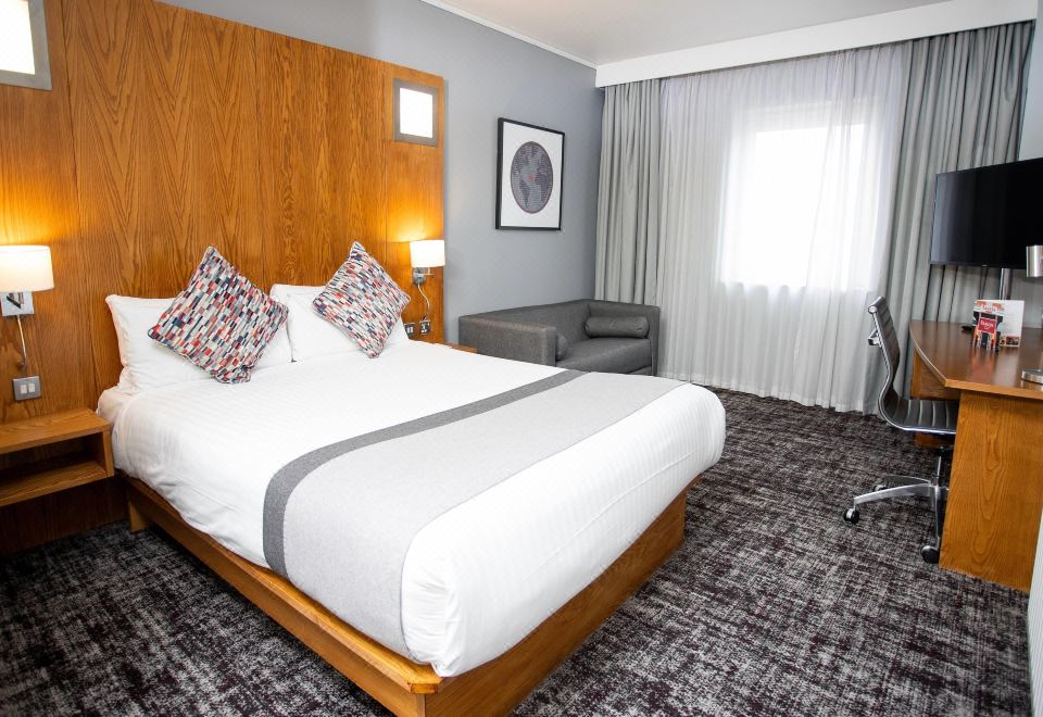 行政一臥室特大床間