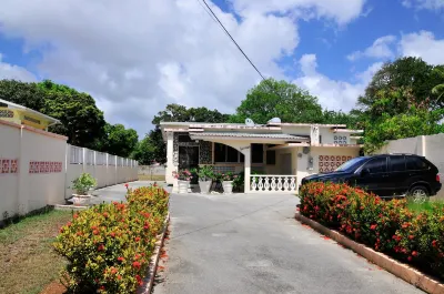 Graceville Beach House - by ZenBreak Hotels in 