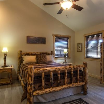 Tree House Suite, 1 King Bed, 1 Queen Bed, and 1 Queen Sofa Bed, Patio
