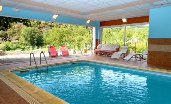 Logis Hôtels - Hostellerie des Lauriers - Hôtel et Restaurant - Housity