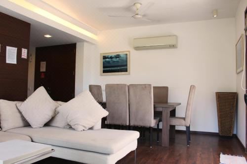 Luxurious 2BHK for Ultimate Holiday Experience in Goa, Candolim North GoaApartment with Mountain View