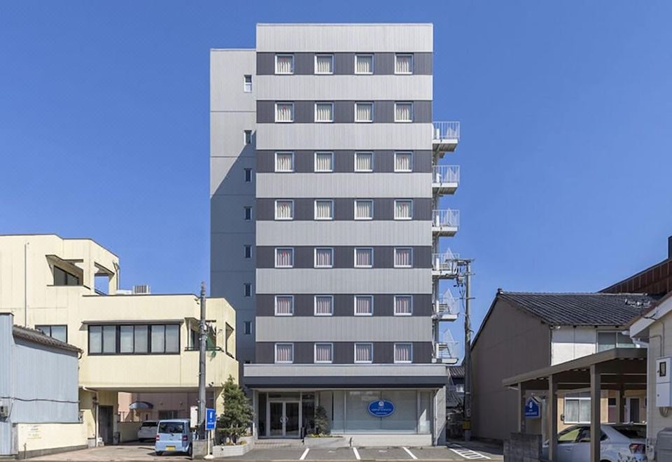 고마츠 역 주변 전경