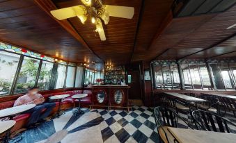 Adriatico Arms Hotel - Housity