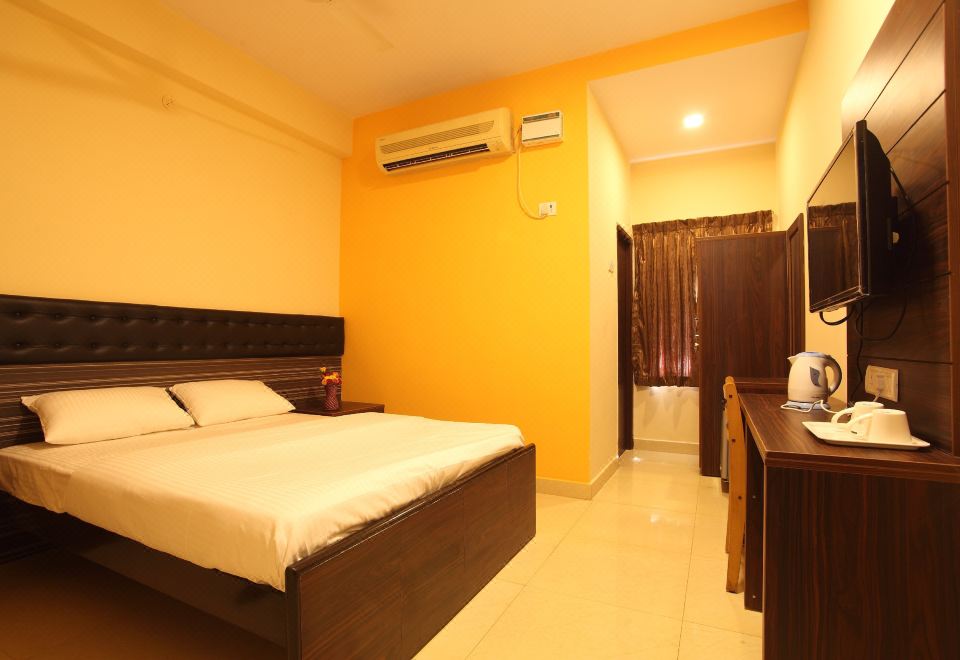 Hotel Bashyam Park Deluxe Double Room