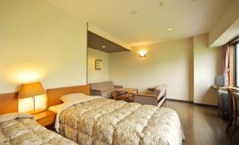 Tsukiyama Resort Inn