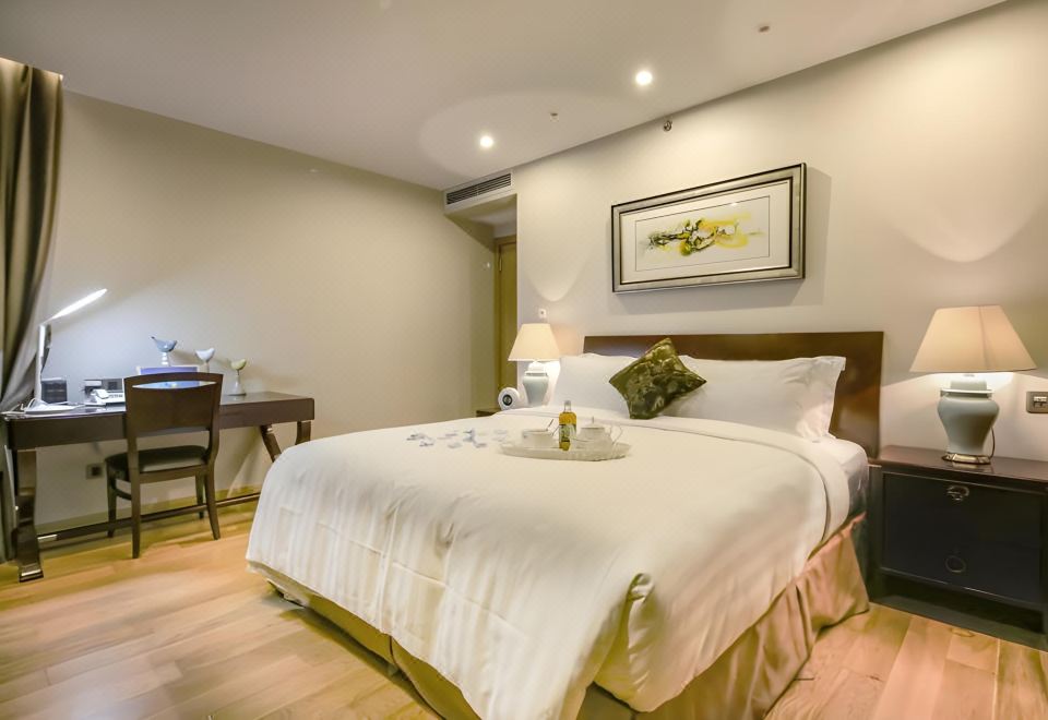 豪華二室套房（洗烘一體機+衞洗麗+浴缸）