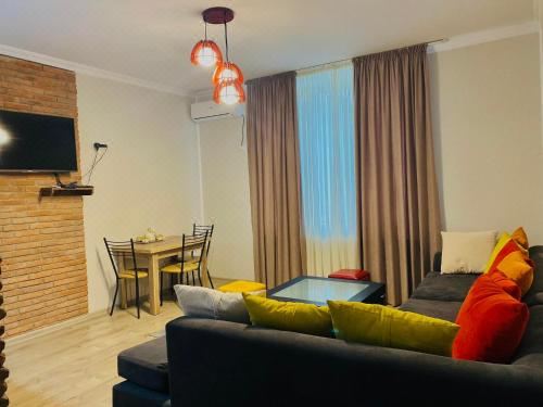 Neli & Zaal Guest House Studio Apartment