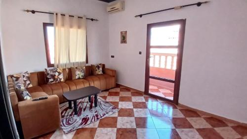 带阳台的两卧室公寓