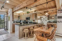 Laurelwood Condominiums