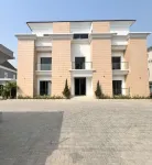 Bluerock Residences Hotel di 