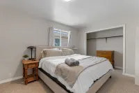 Hoodoo Hideout | Family Retreat | King Suite