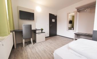 bestprice Hotel Eschweiler - Housity