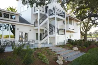 SummerWood Inn