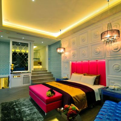 Romantic Garret Haeduenn Motel Promo Code