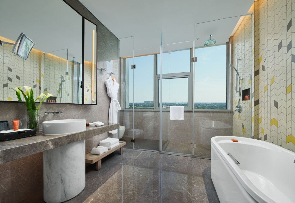 Crowne Plaza QidongRiver-view Suite