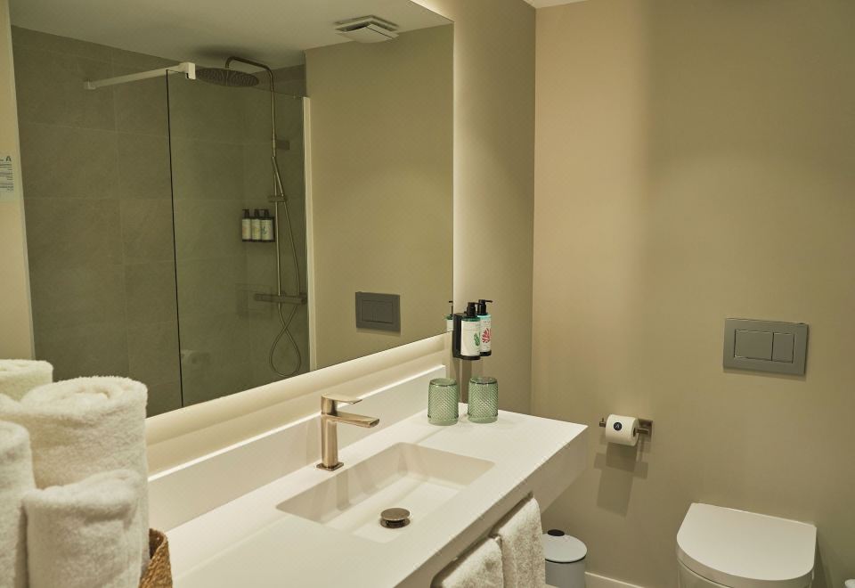 三人间（2名成人+1名小童）