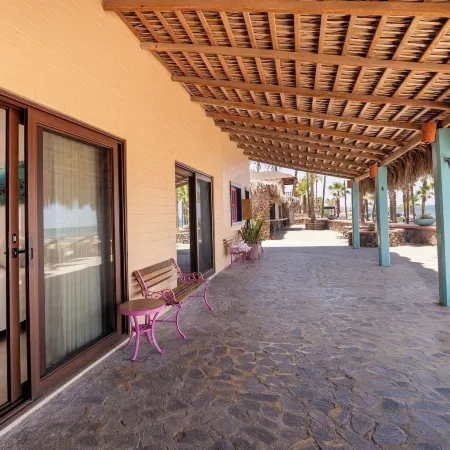 Hotel Oasis