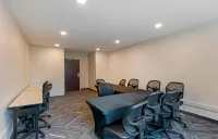 Extended Stay America Select Suites - Phoenix - Airport - E Oak St