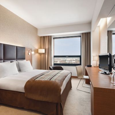 Deluxe Queen Room-Non-Smoking Ramada by Wyndham Oradea Promo Code
