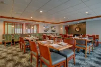 Holiday Inn & Suites MILWAUKEE AIRPORT by IHG